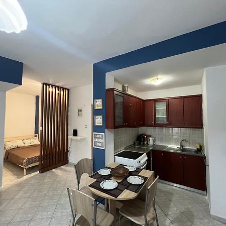 Апартаменты Dimitris Flat Неи-Эпиватай Экстерьер фото