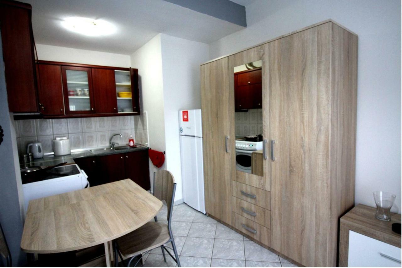 Апартаменты Dimitris Flat Неи-Эпиватай Экстерьер фото